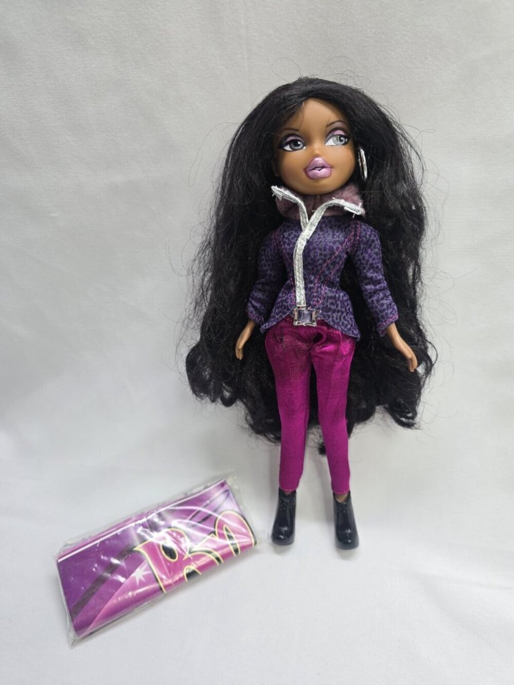 Bratz Doll 10th Anniversary Lydia With Poster- READ